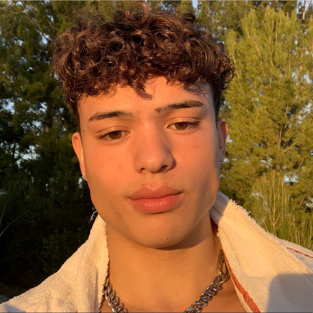 Meet your Posher, Kaleb